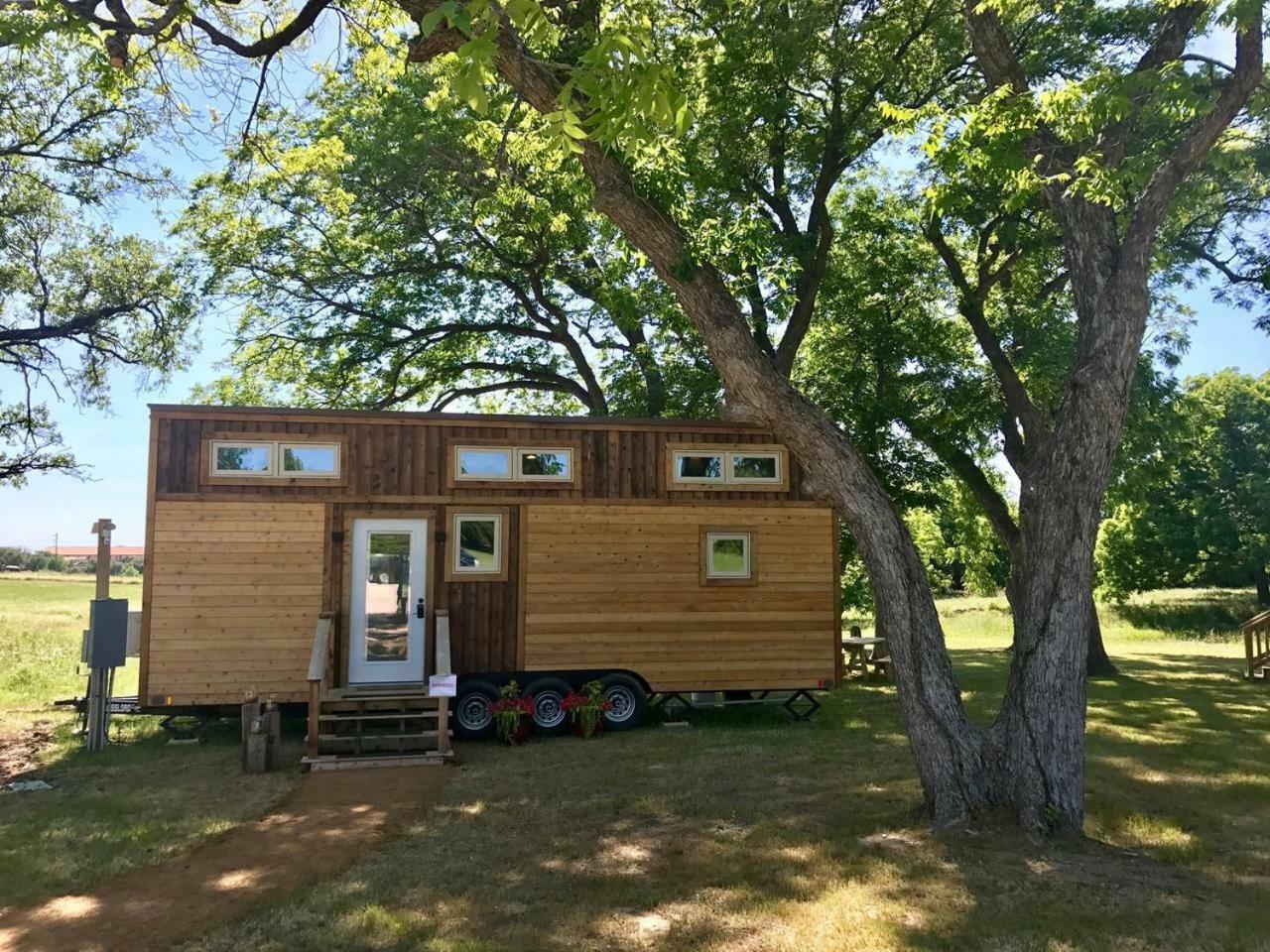 Montana Escape Elegant Tiny House In Waco Near Magnolia Villa Eksteriør billede