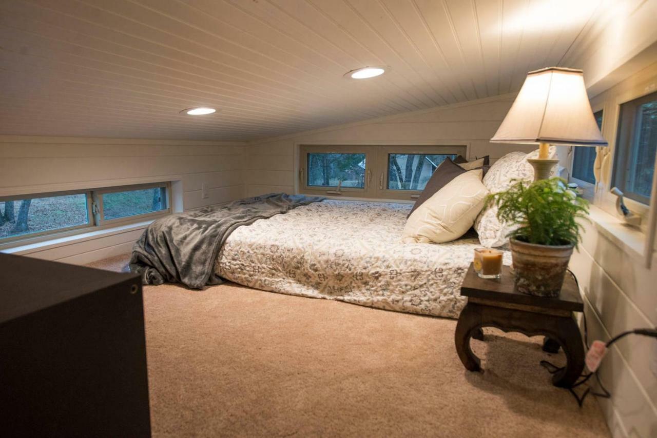 Montana Escape Elegant Tiny House In Waco Near Magnolia Villa Eksteriør billede